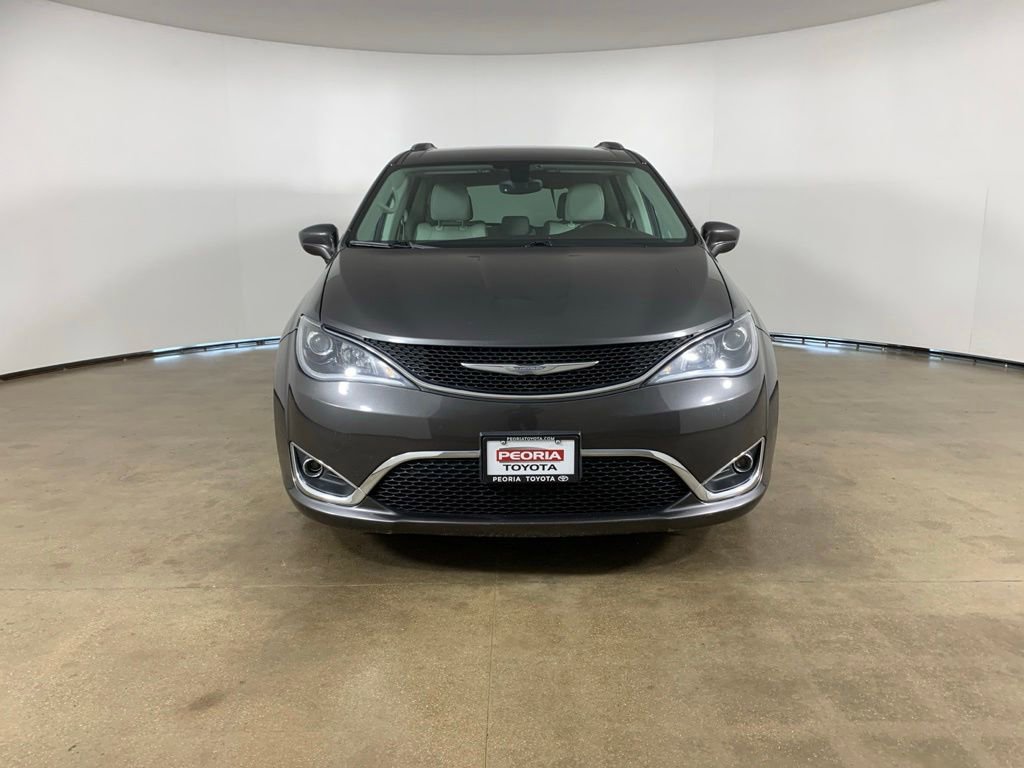 Used 2017 Chrysler Pacifica Touring-L Plus FWD image 3