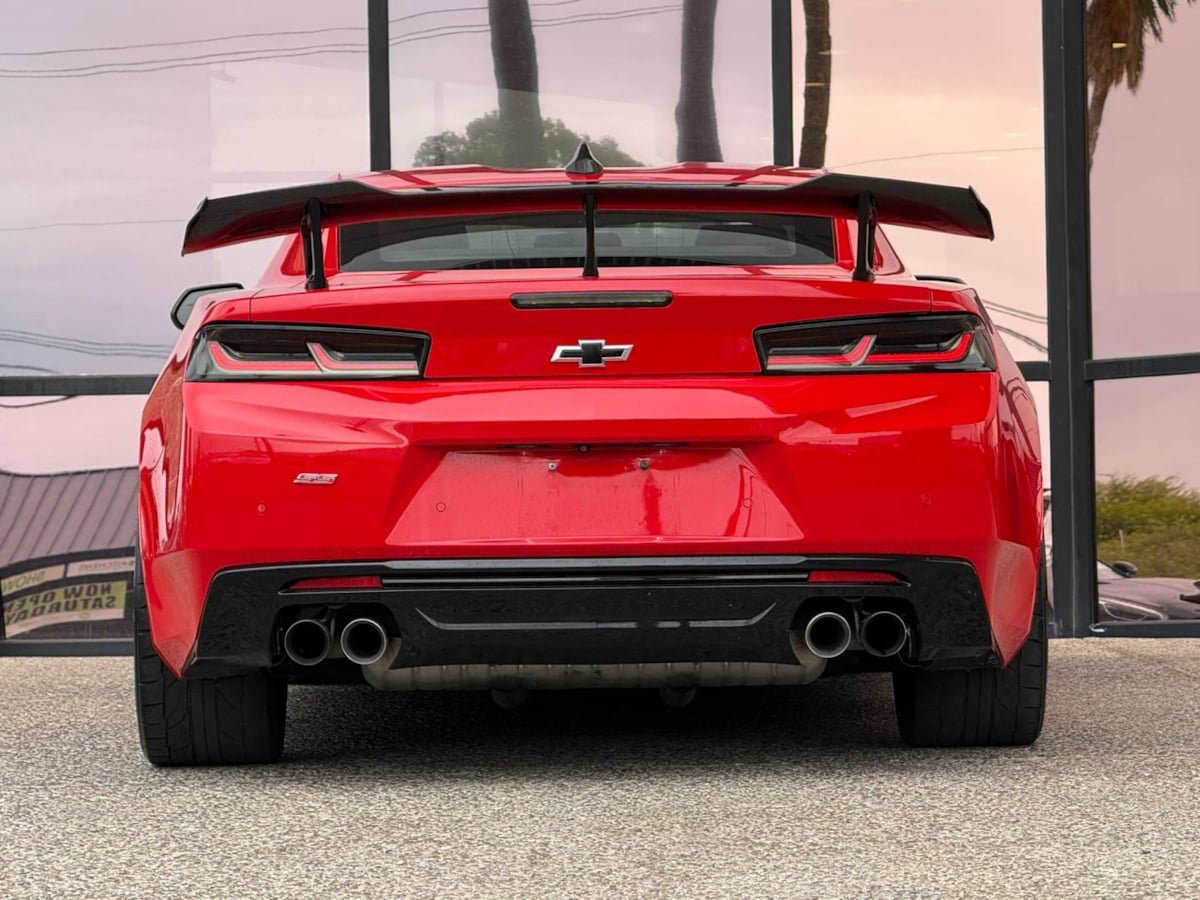 Used 2016 Chevrolet Camaro SS RWD image 10