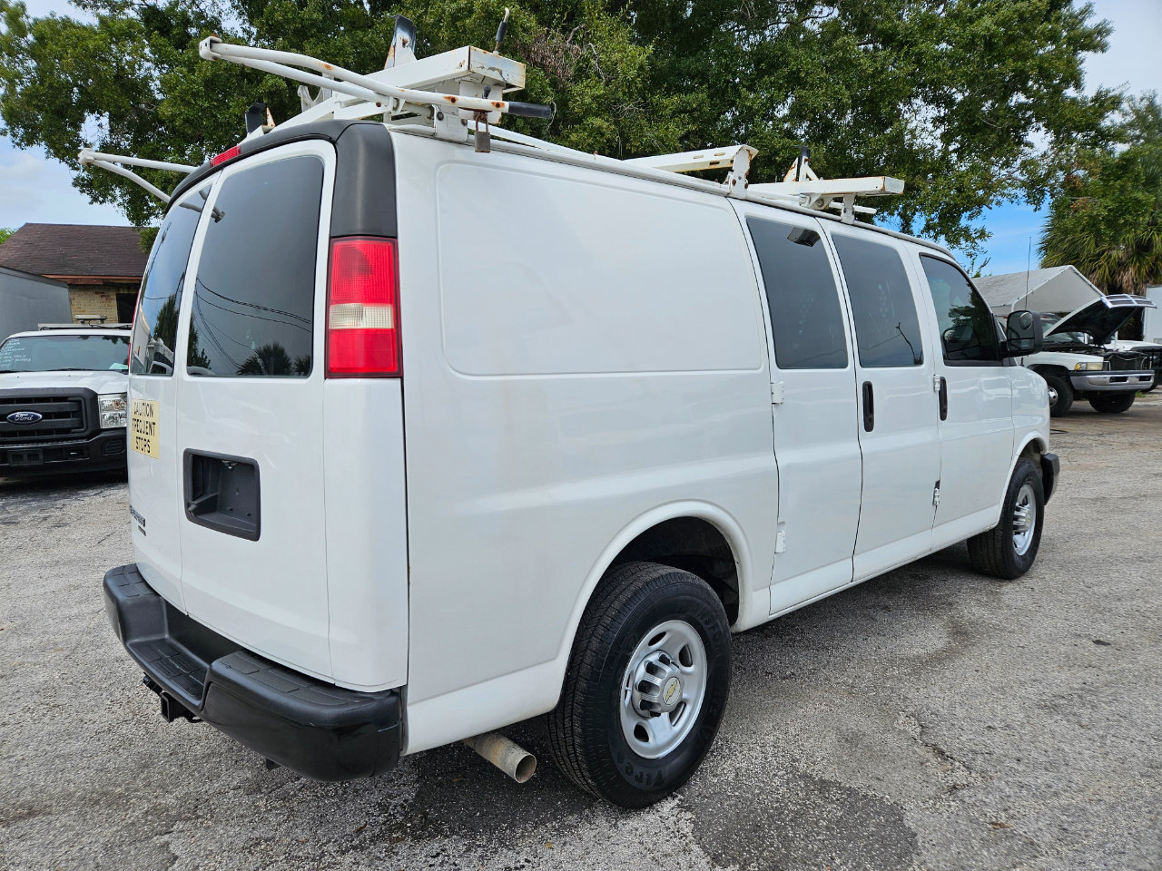 Used 2014 Chevrolet Express 2500 image 3