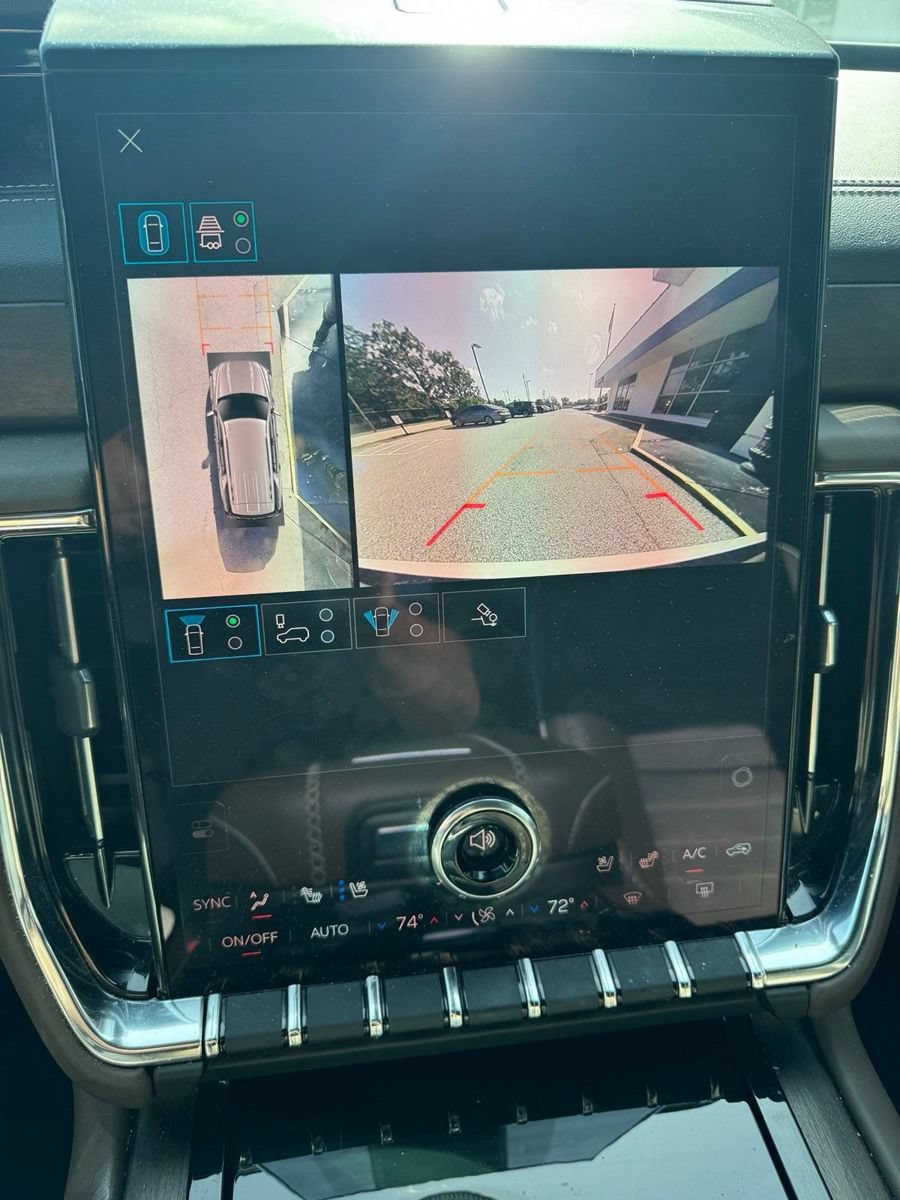 Certified 2025 GMC Yukon Denali Ultimate AWD/4WD image 18