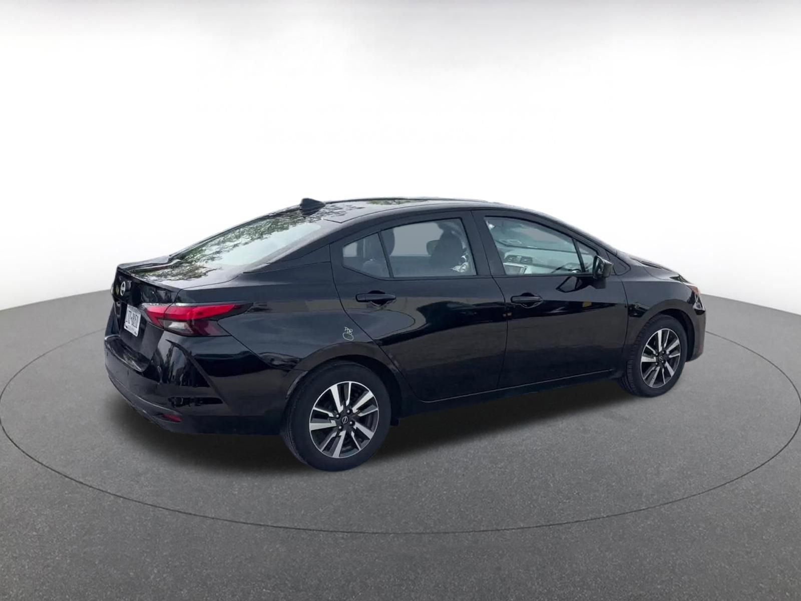 Used 2025 Nissan Versa SV FWD image 14