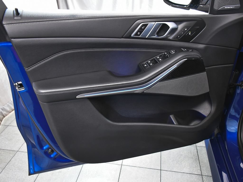 Used 2024 BMW X5 M60i AWD/4WD image 9