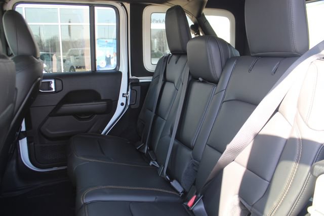 New 2026 Jeep Wrangler Unlimited Sahara AWD/4WD image 26