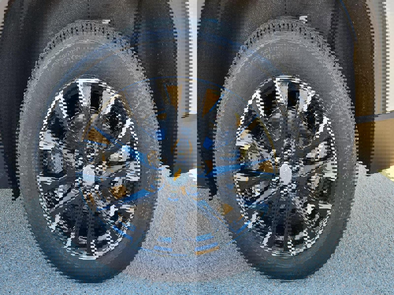 Used 2025 Chevrolet Equinox LT image 8