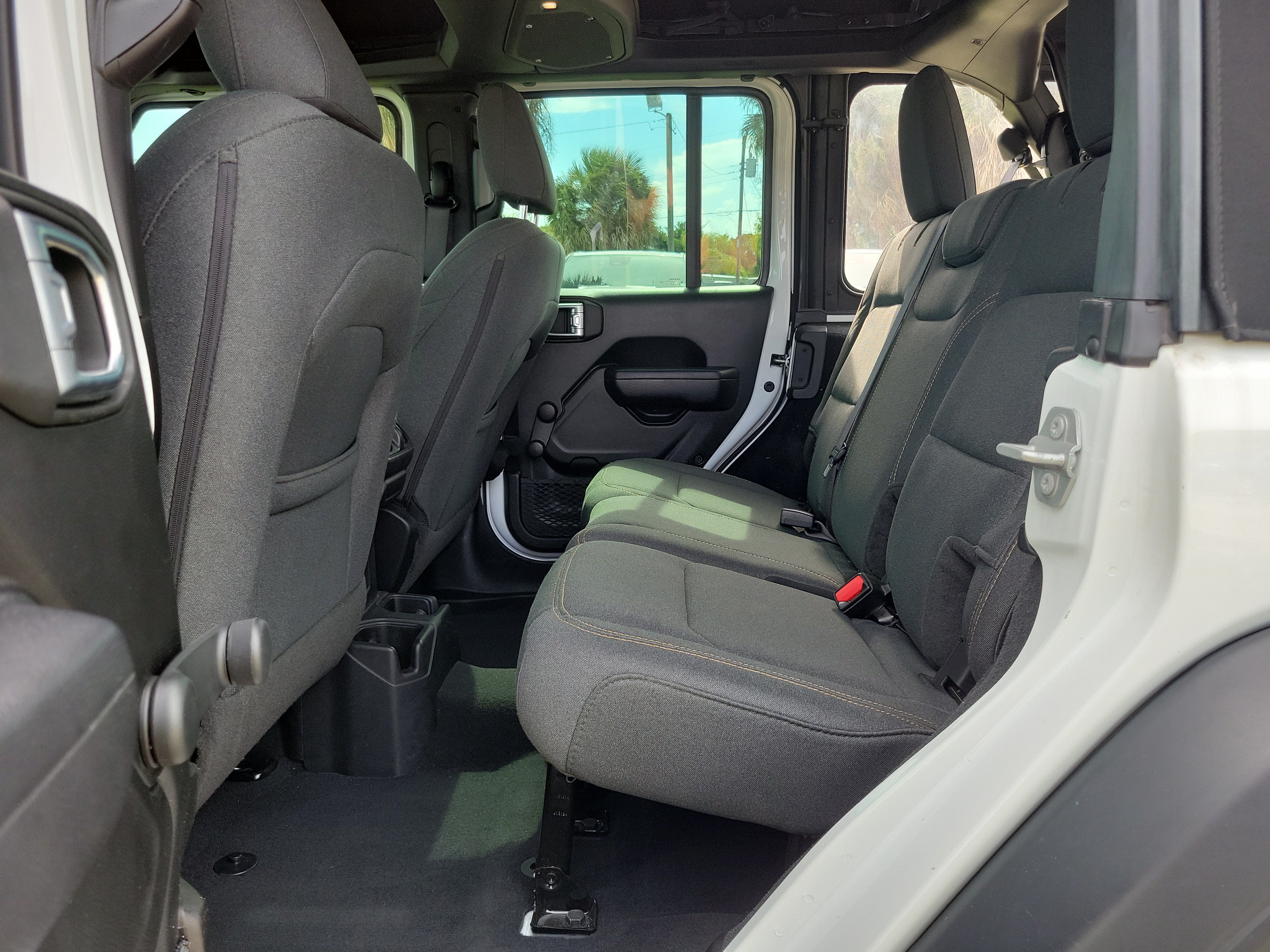 Used 2024 Jeep Wrangler Unlimited Sport AWD/4WD image 7