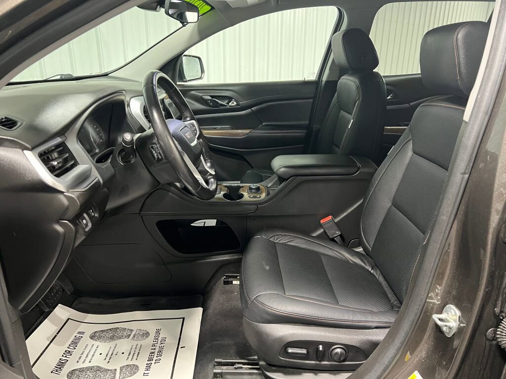 Used 2020 GMC Acadia SLE w/ Driver Convenience Package image 5