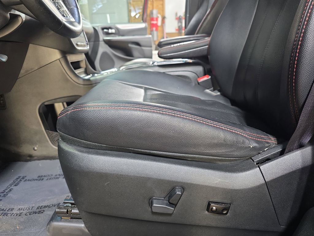 Used 2017 Dodge Grand Caravan GT FWD image 29