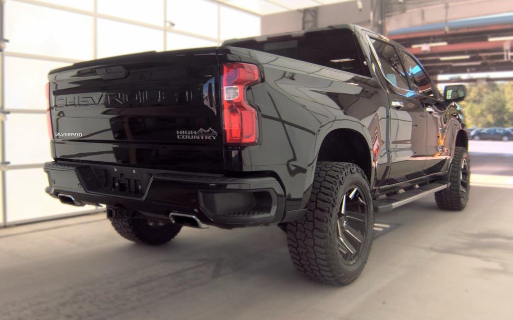 Used 2019 Chevrolet Silverado 1500 High Country w/ Safety Package II AWD/4WD image 4