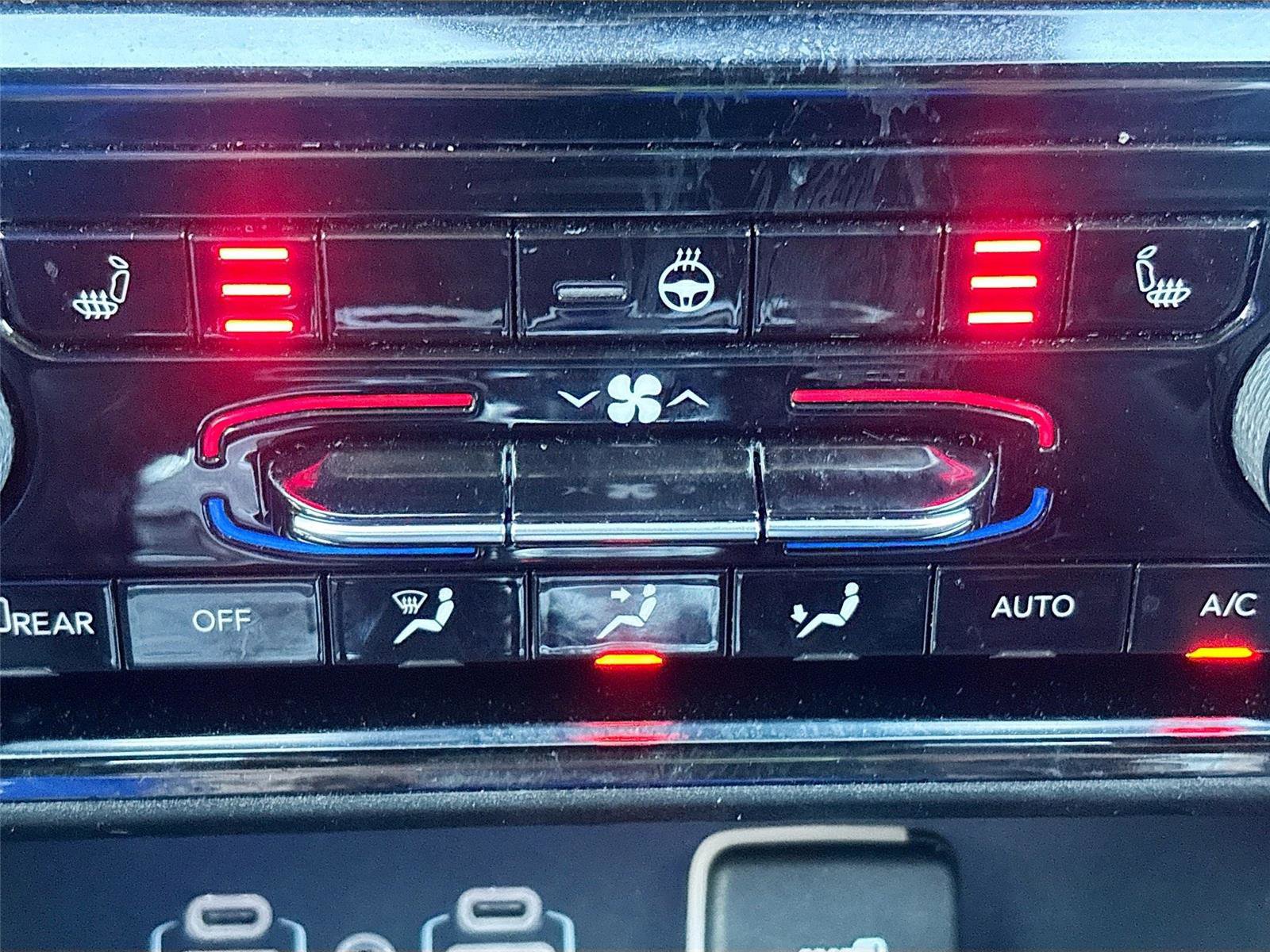 Used 2024 Jeep Grand Cherokee Limited image 23