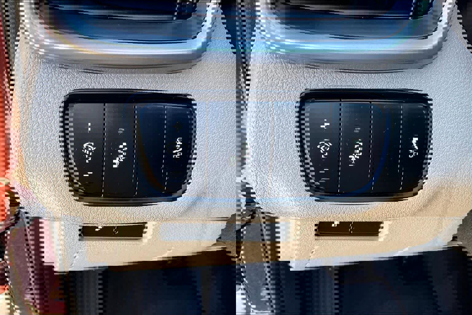 Used 2019 Kia Sorento LX image 14