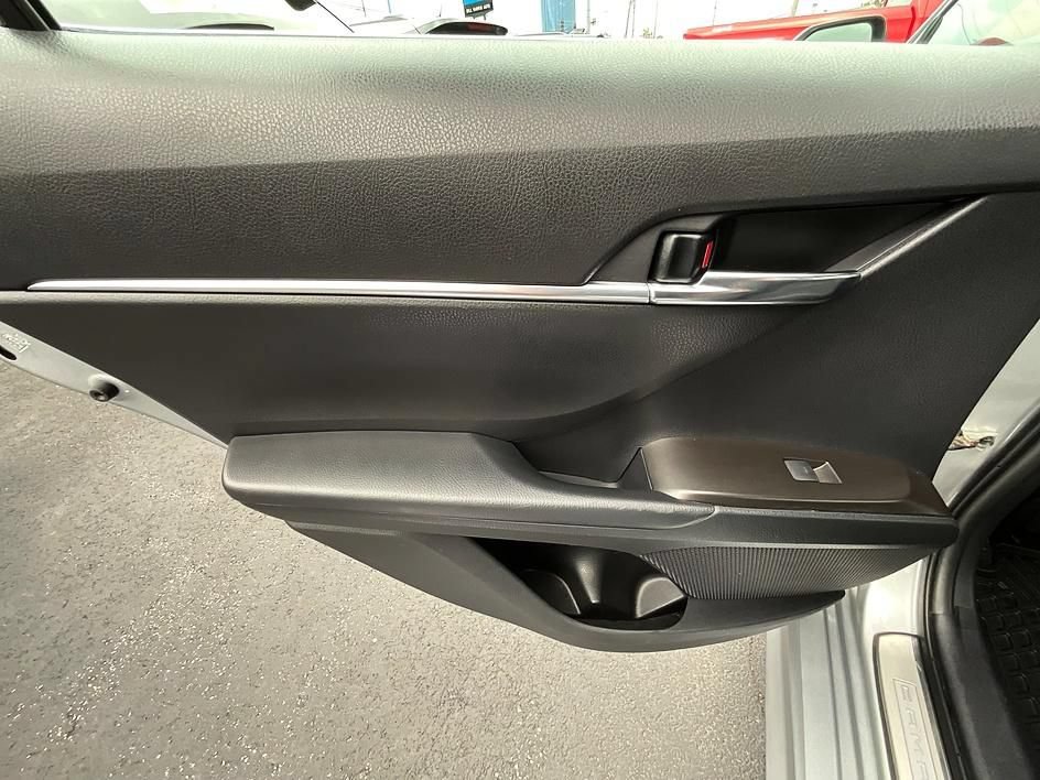 Used 2024 Toyota Camry SE FWD image 29