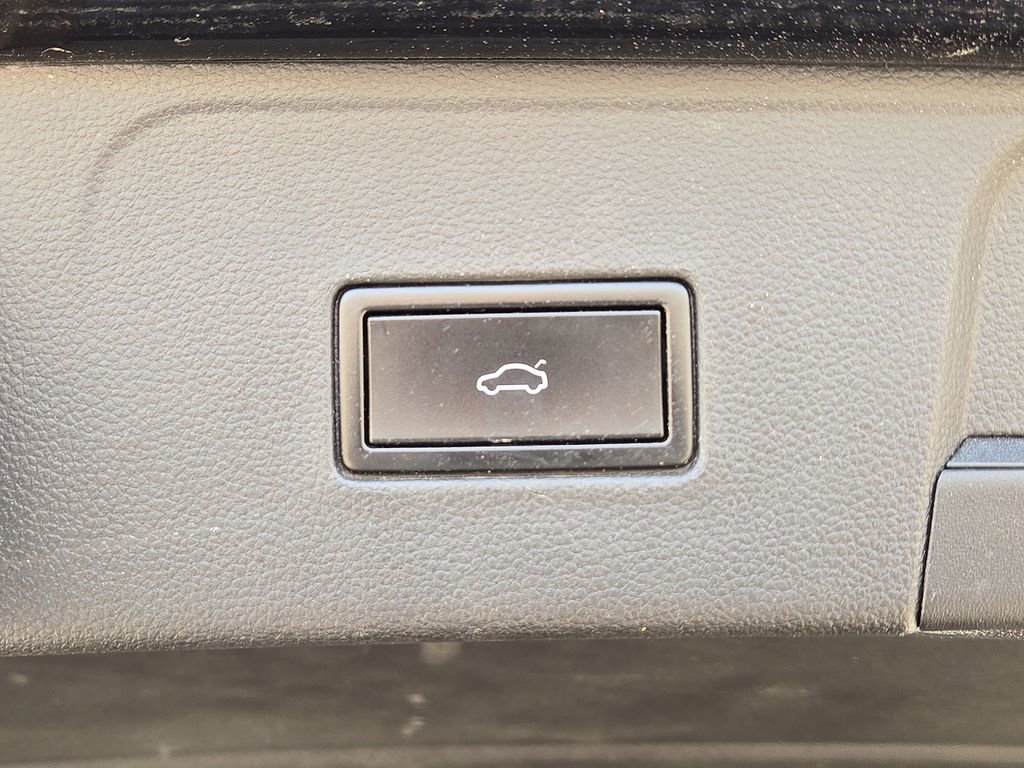 Used 2021 Volkswagen Atlas SEL Premium image 15