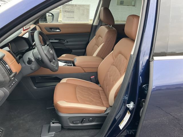 New 2026 Nissan Pathfinder Platinum image 11