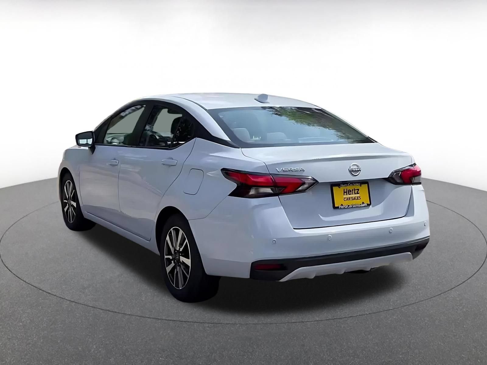 Used 2025 Nissan Versa SV FWD image 10
