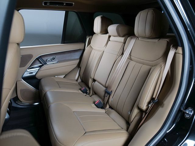 Used 2026 Land Rover Range Rover SE AWD/4WD image 5