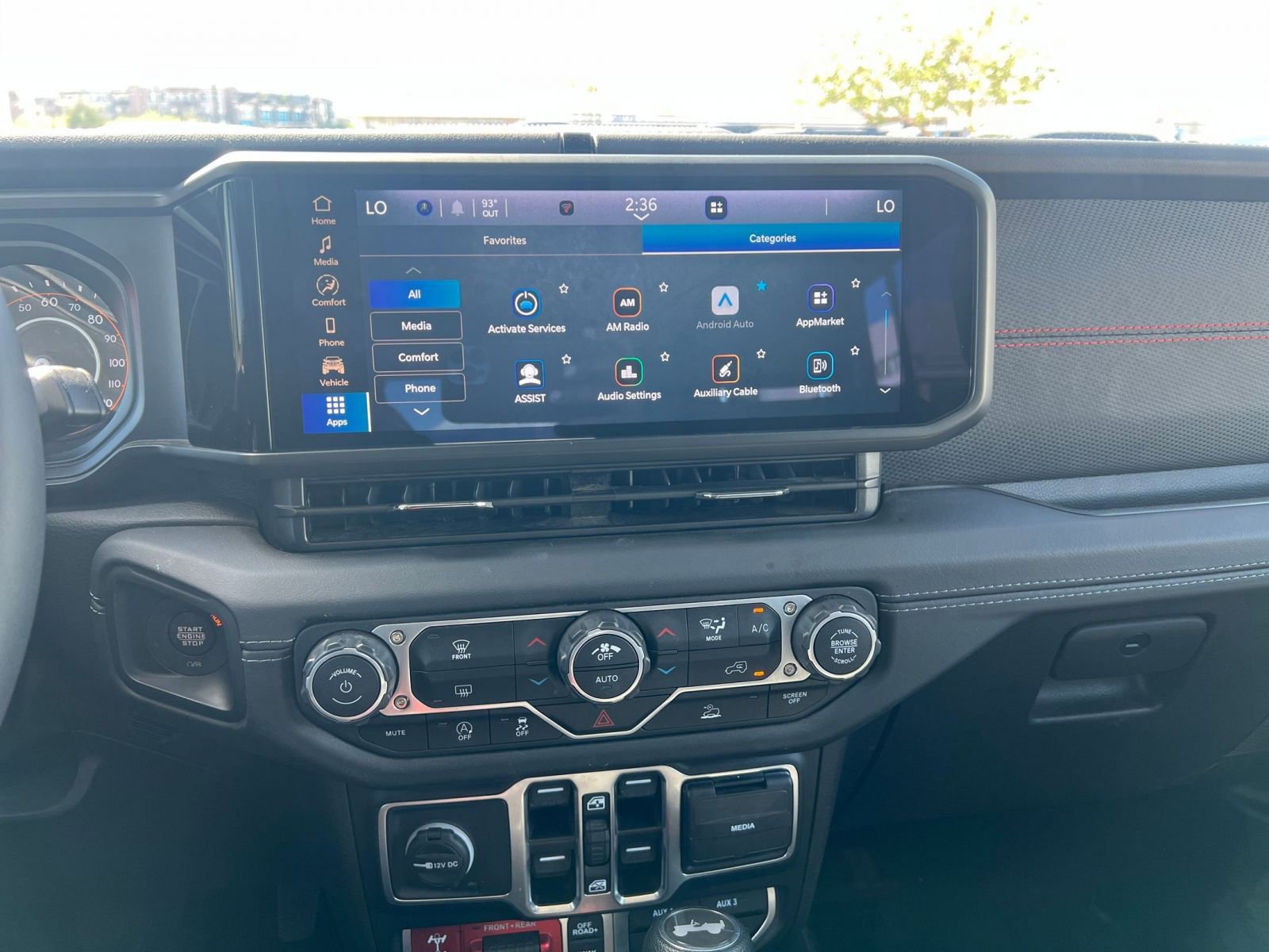 Used 2025 Jeep Wrangler Unlimited Rubicon image 18