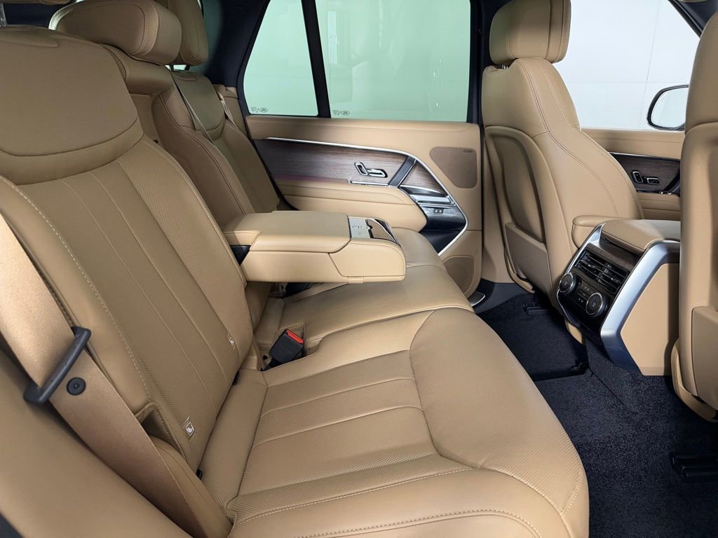Used 2023 Land Rover Range Rover SE image 33