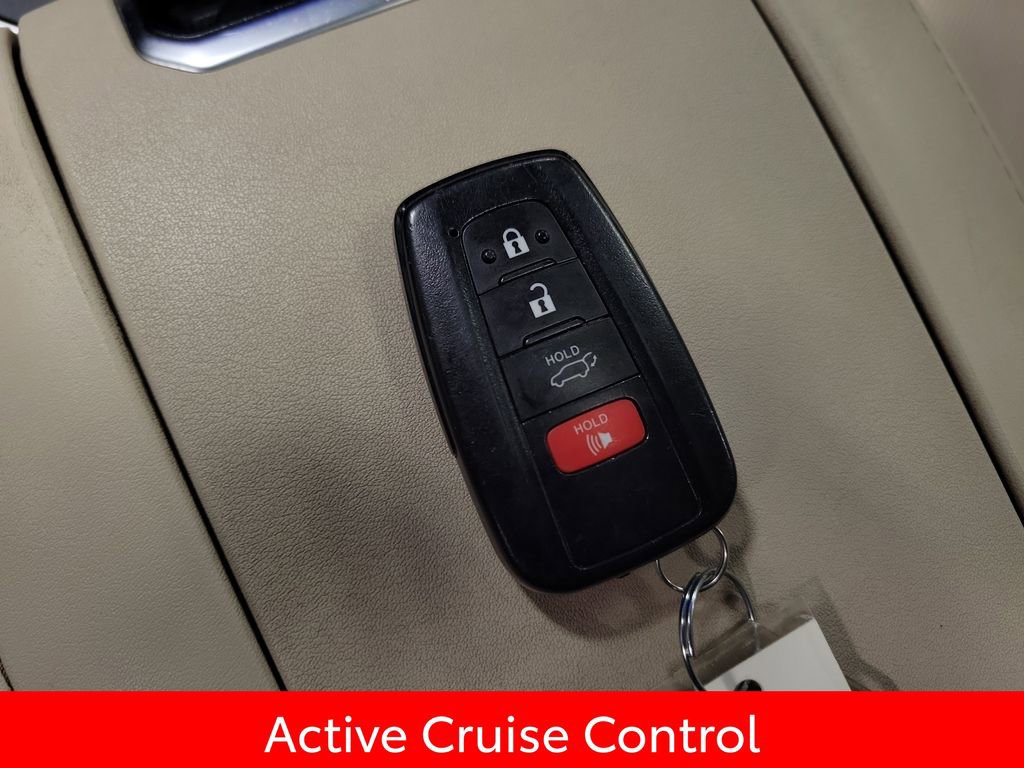 Used 2023 Toyota Highlander Limited image 16