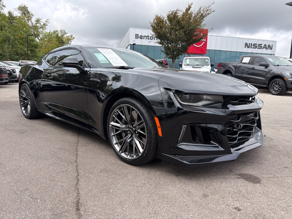 Used 2022 Chevrolet Camaro ZL1 RWD image 3