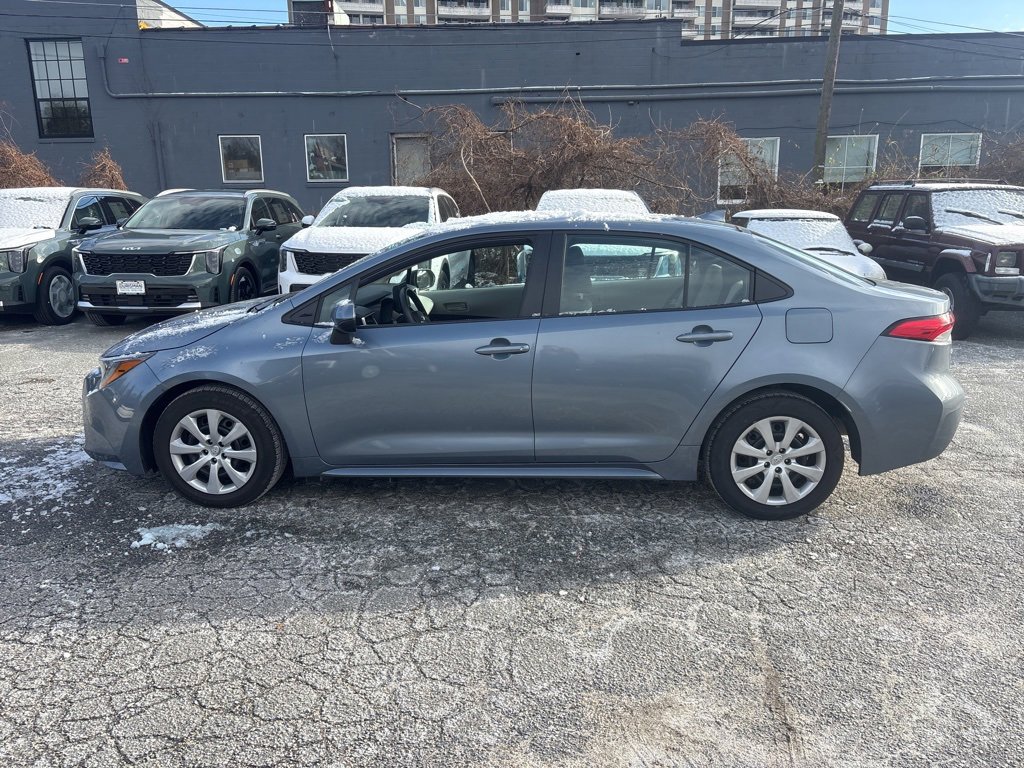 Used 2023 Toyota Corolla LE image 6