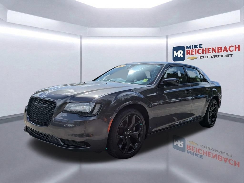 Used 2023 Chrysler 300 Touring w/ Sport Appearance Package RWD image 8
