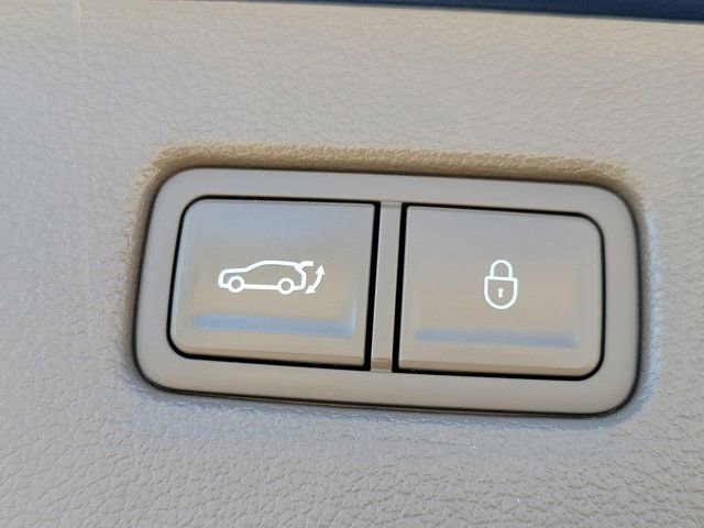 Used 2023 Genesis GV80 3.5T w/ Prestige Package image 14