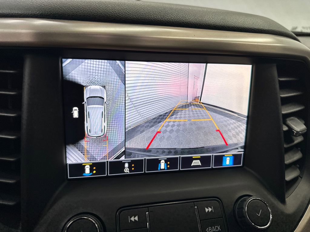 Used 2021 GMC Acadia Denali w/ Denali Technology Package FWD image 33