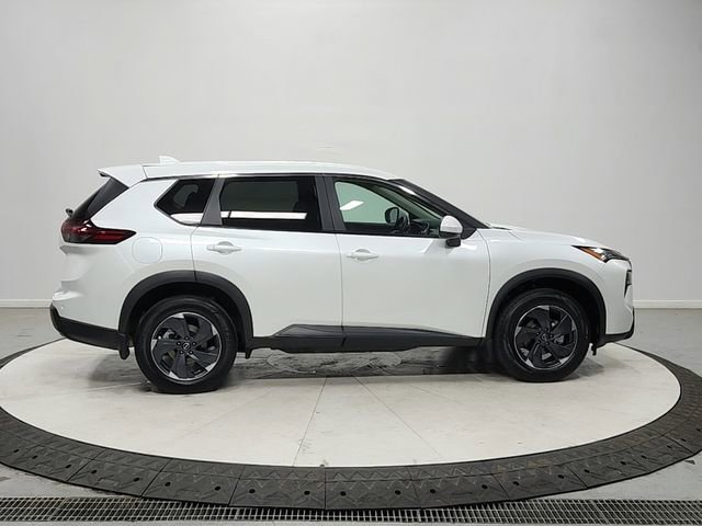 Used 2025 Nissan Rogue SV FWD image 8