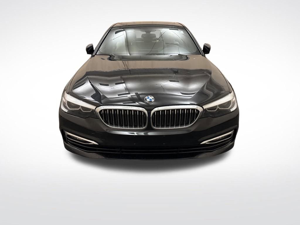 Used 2018 BMW 540i xDrive w/ Premium Package image 2