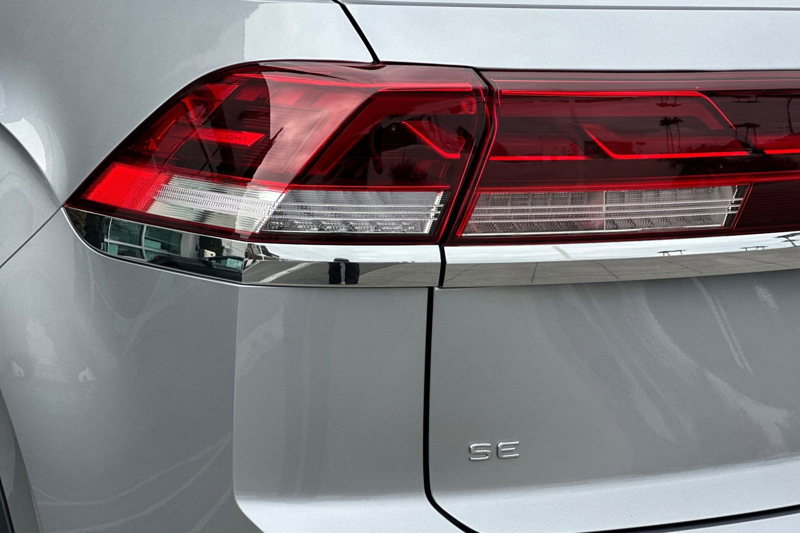 New 2026 Volkswagen Atlas Cross Sport SE FWD image 7