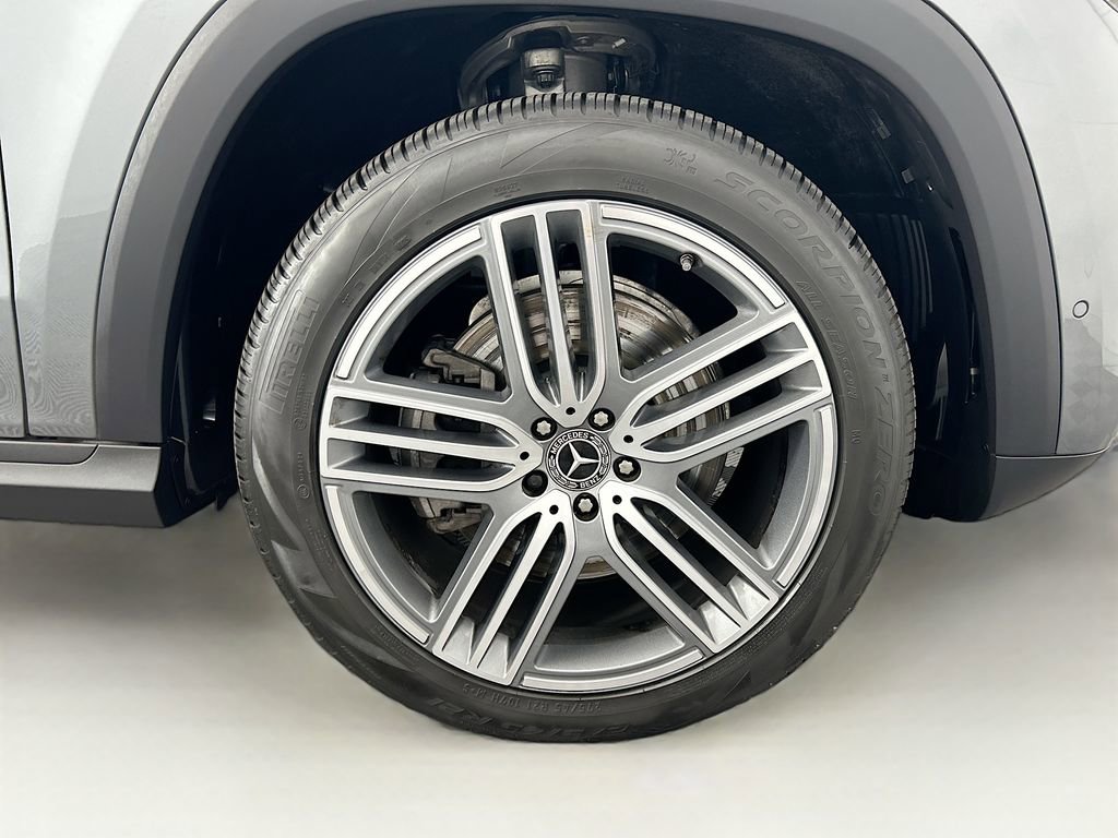 Certified 2025 Mercedes-Benz GLS 450 4MATIC image 31