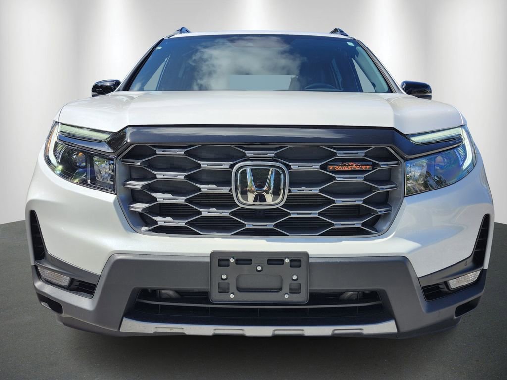Certified 2023 Honda Passport TrailSport image 2