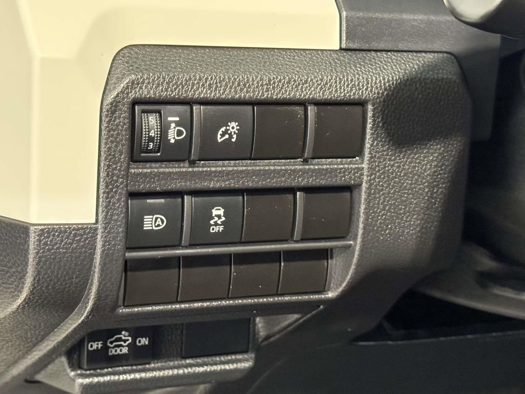 Used 2024 Toyota Tacoma TRD Off-Road image 25