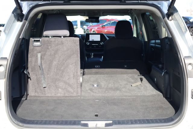 Used 2024 Toyota Highlander LE image 27