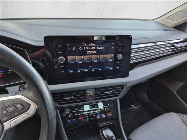 Used 2025 Volkswagen Jetta SE FWD image 19