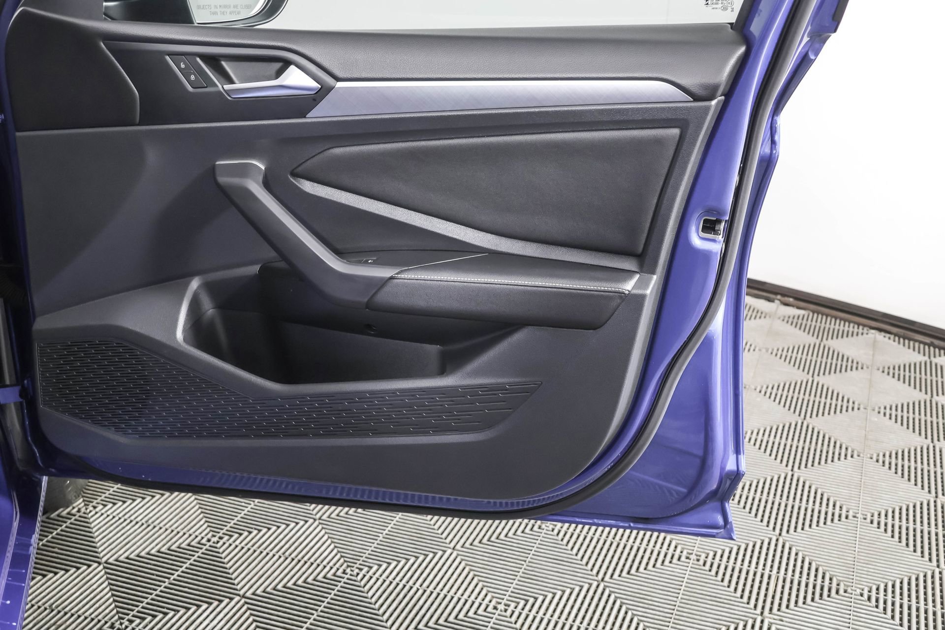 Used 2024 Volkswagen Jetta SE image 47