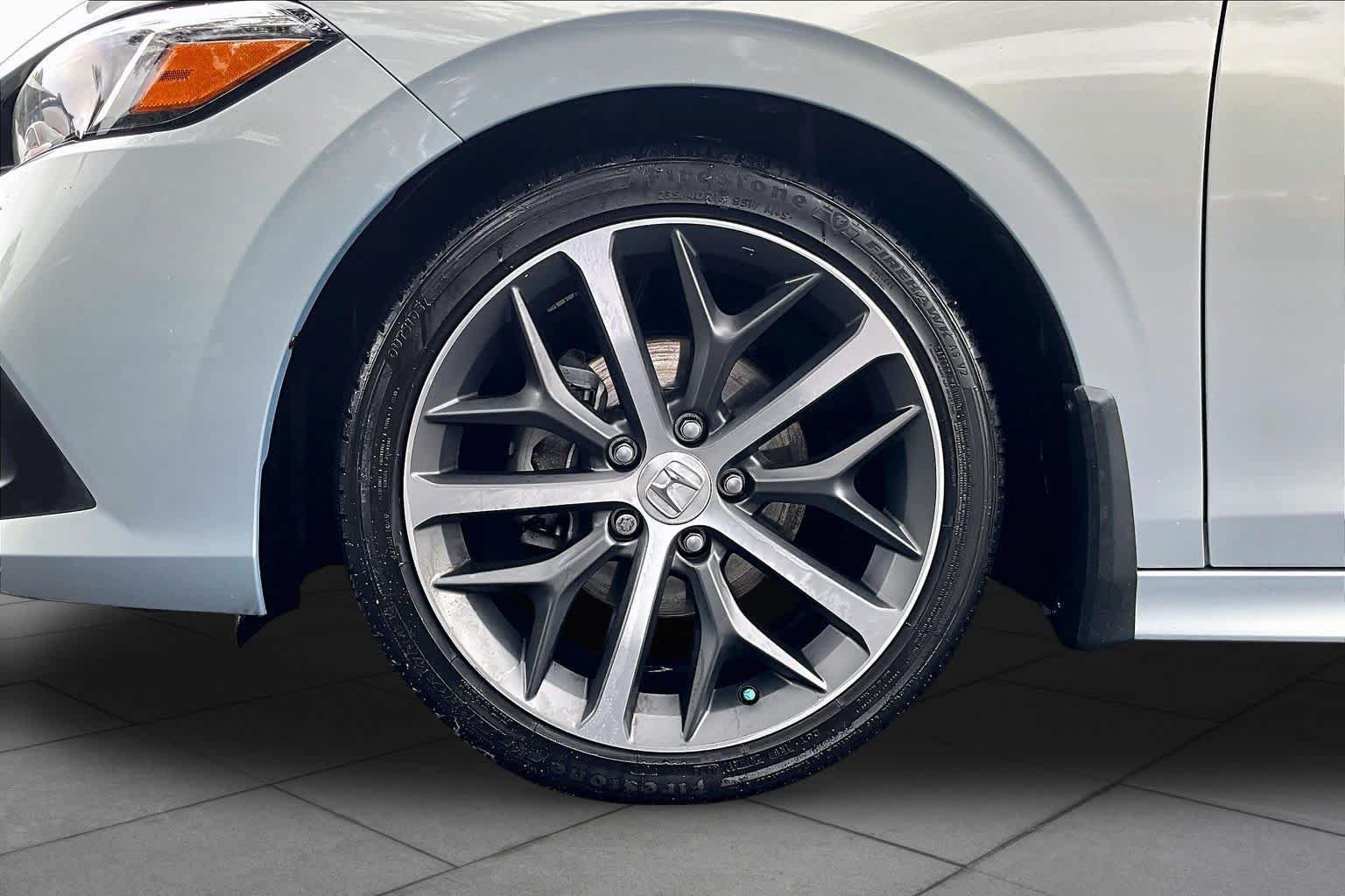 Used 2022 Honda Civic Touring image 11