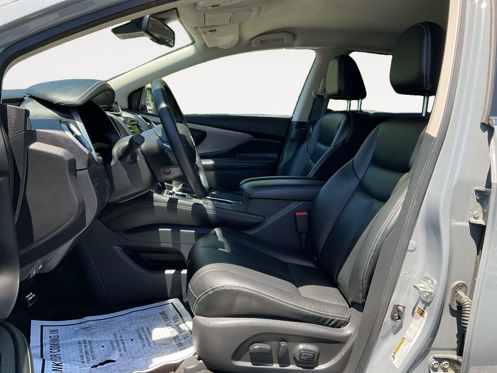 Used 2023 Nissan Murano SV w/ SV Midnight Edition Package FWD image 9