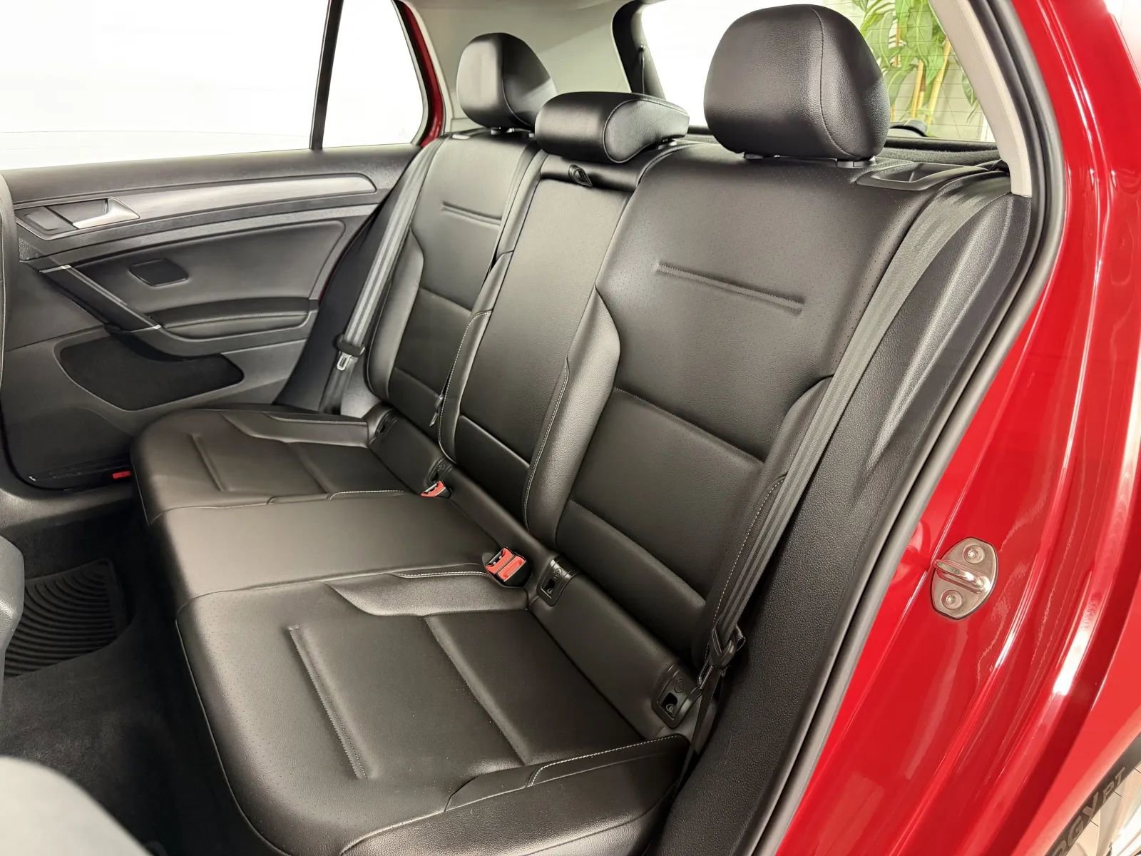 Used 2018 Volkswagen Golf SE FWD image 27