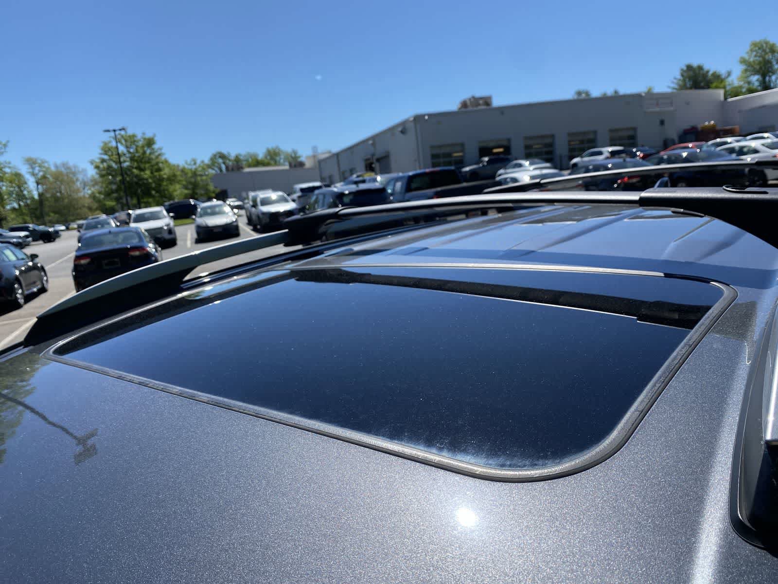 Used 2018 Toyota RAV4 XLE w/ Plus Extra Value Package AWD/4WD image 18