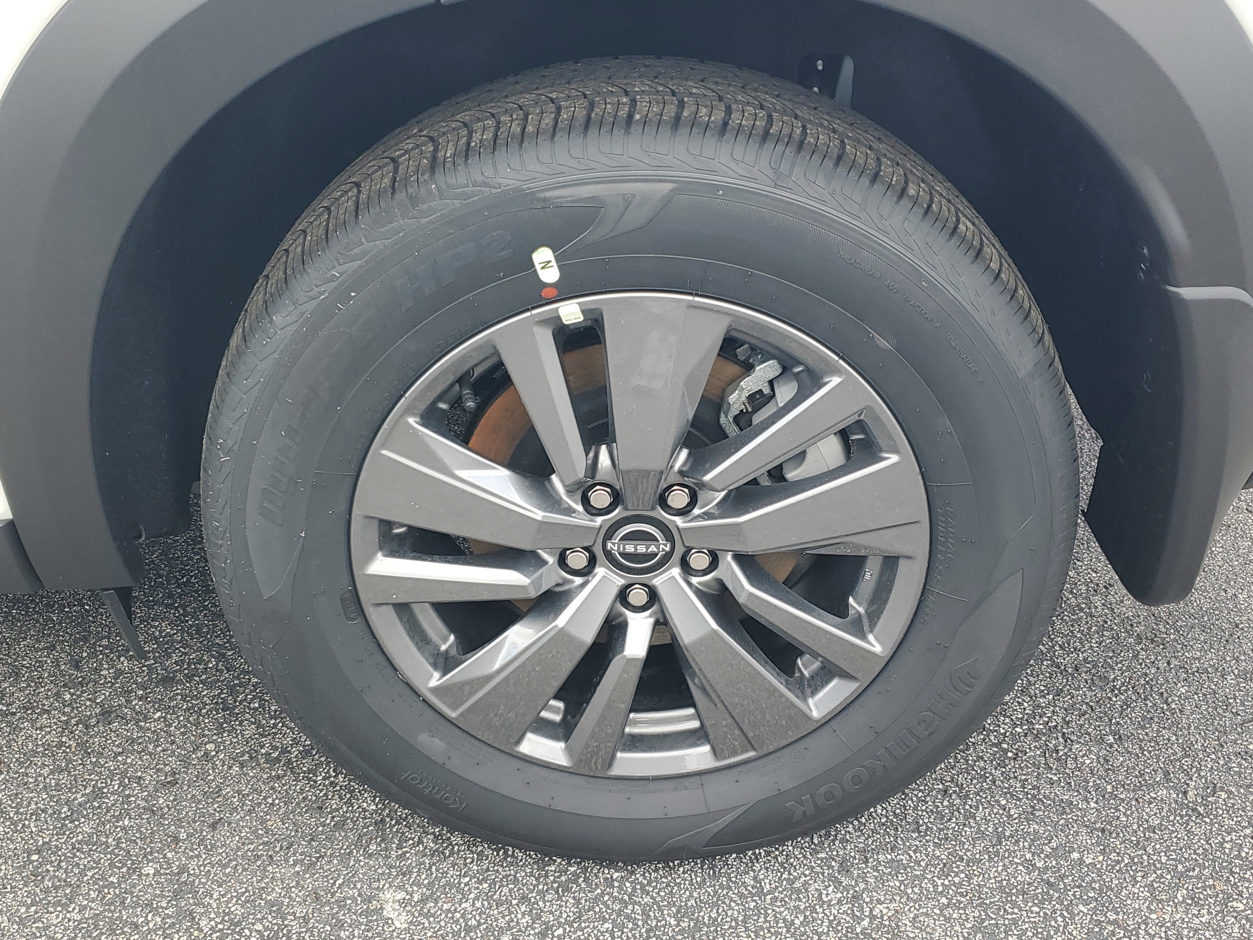 New 2026 Nissan Pathfinder S image 7