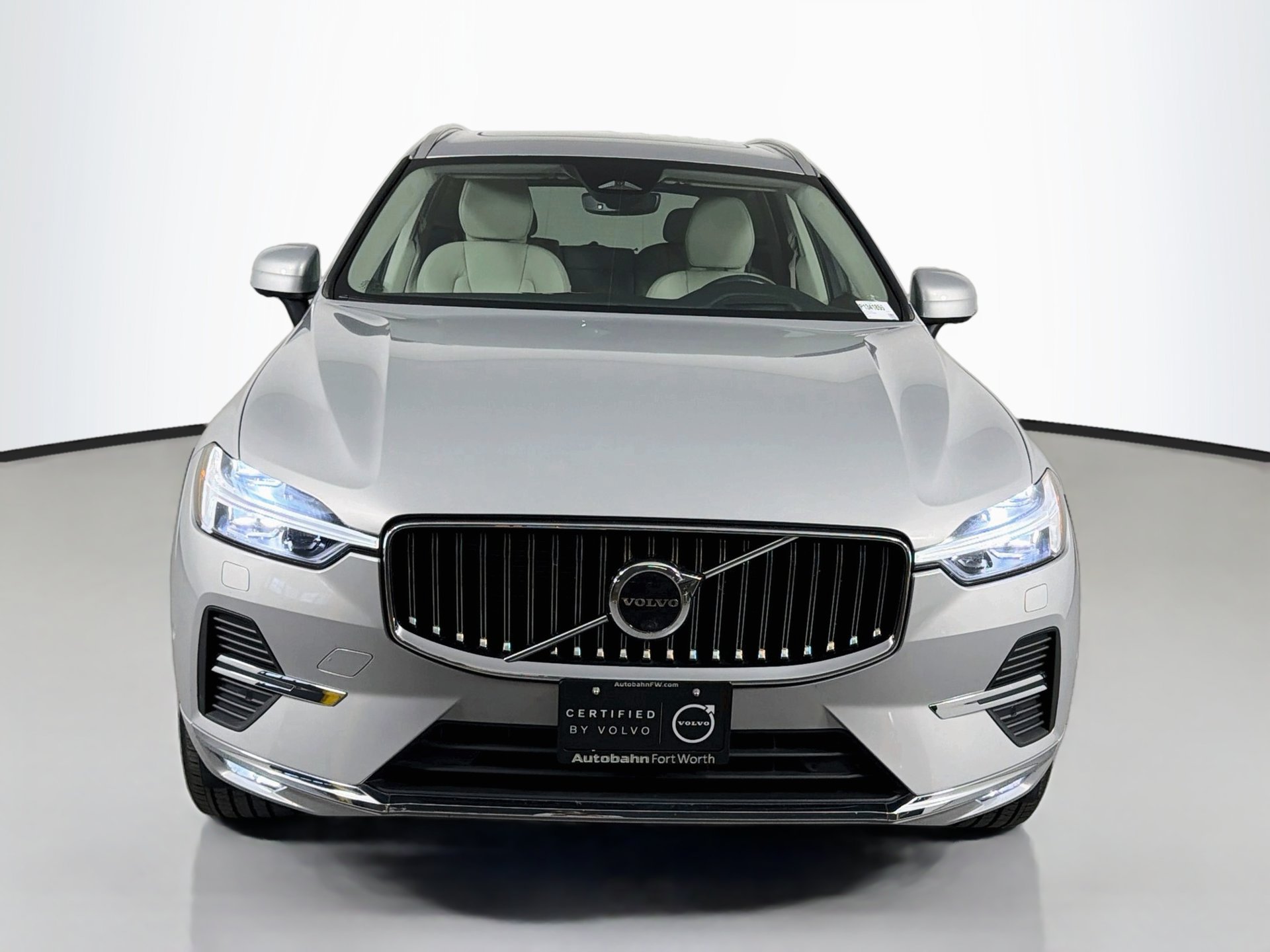 Certified 2023 Volvo XC60 B5 Ultimate w/ Climate Package FWD image 2