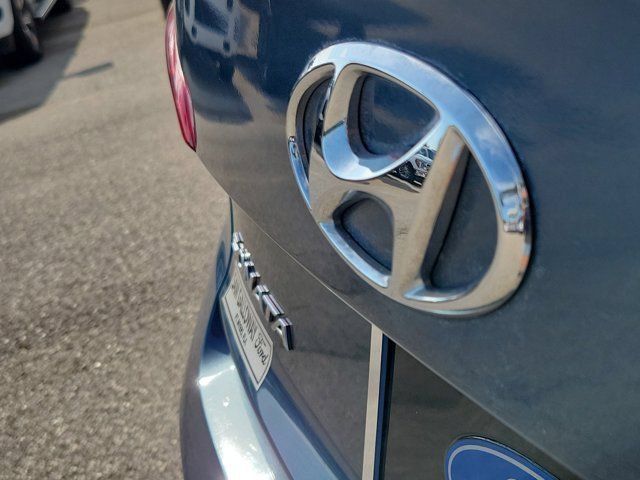 Used 2016 Hyundai Sonata Limited w/ Option Group 05 FWD image 8