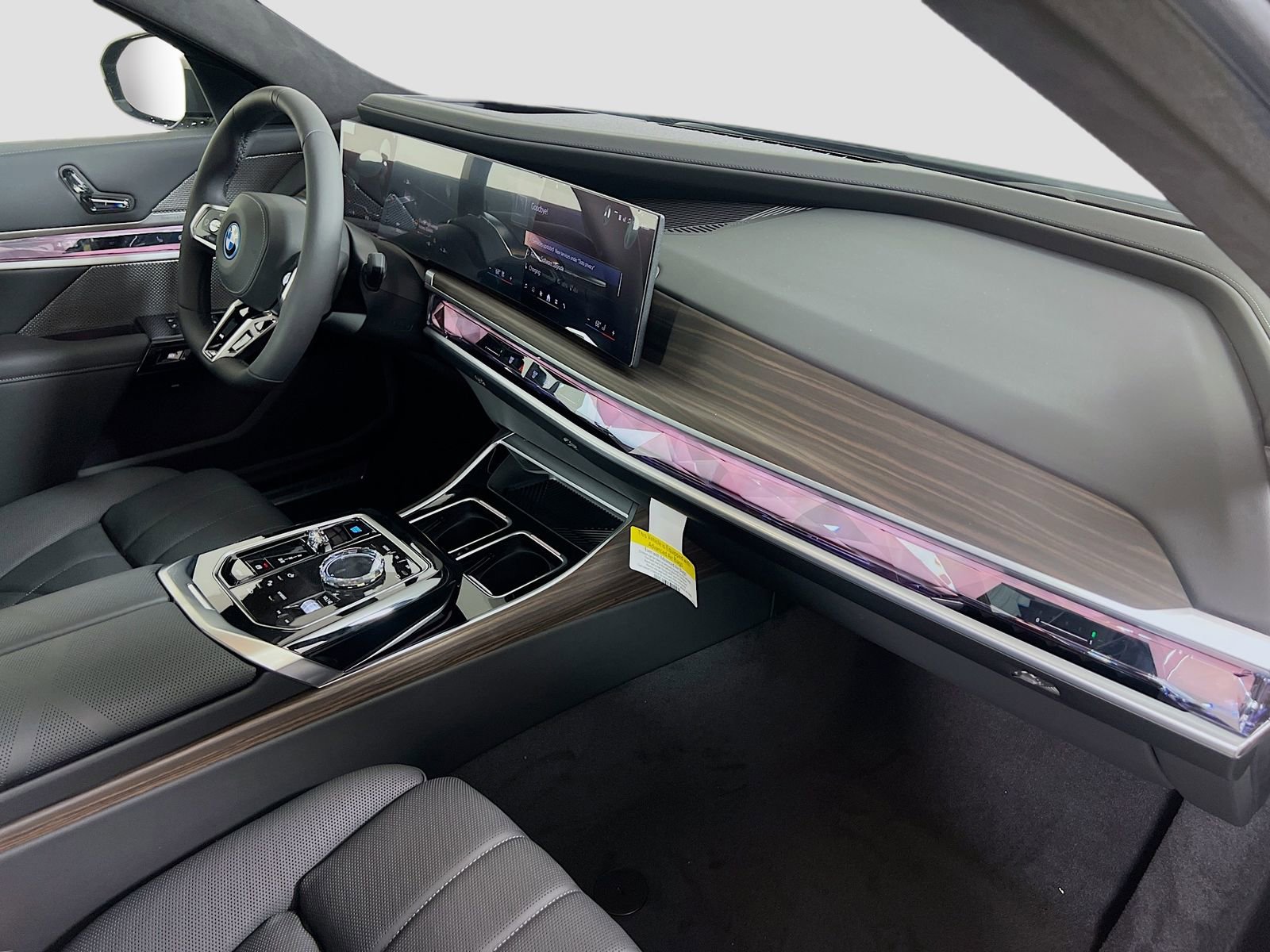New 2025 BMW i7 xDrive60 AWD/4WD image 31