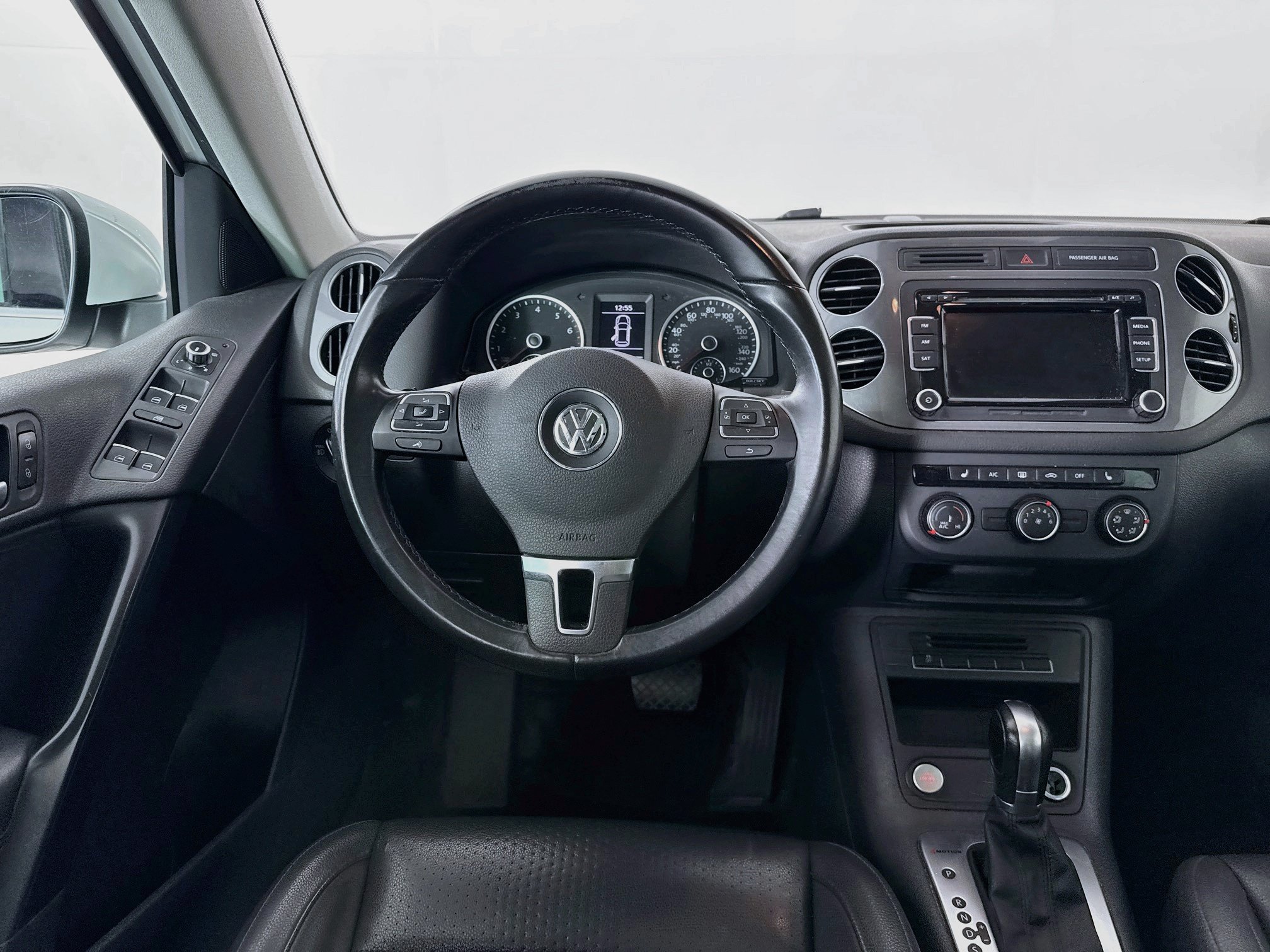 Used 2015 Volkswagen Tiguan SE AWD/4WD image 22