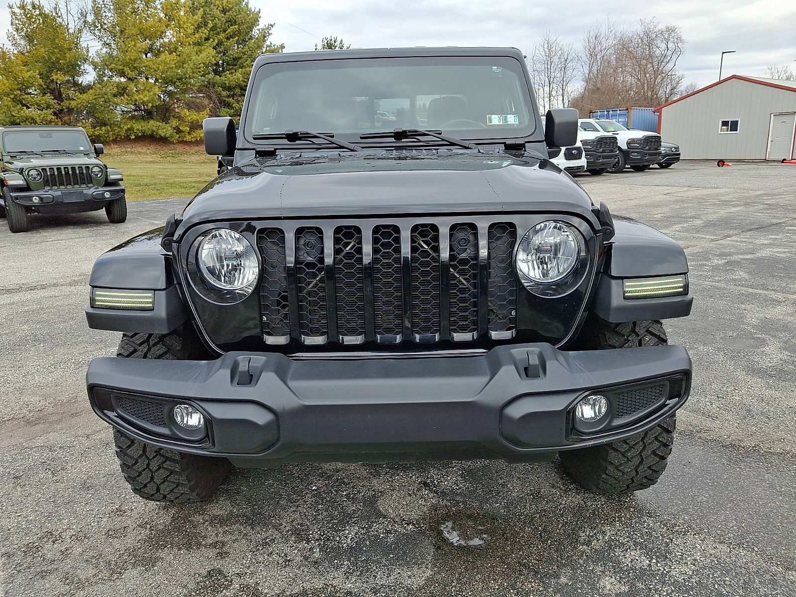 Used 2022 Jeep Gladiator Sport image 3