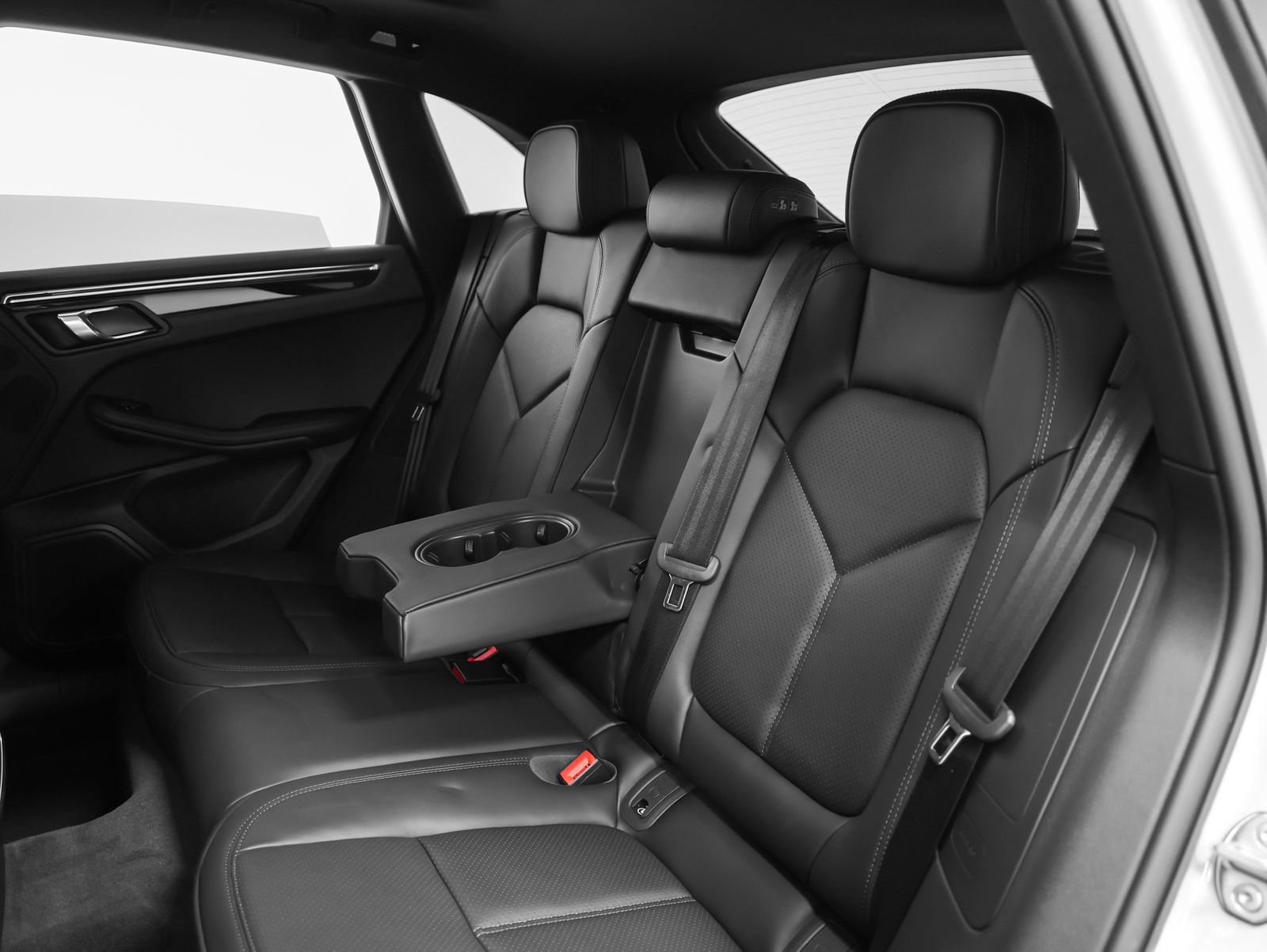 New 2026 Porsche Macan AWD/4WD image 37