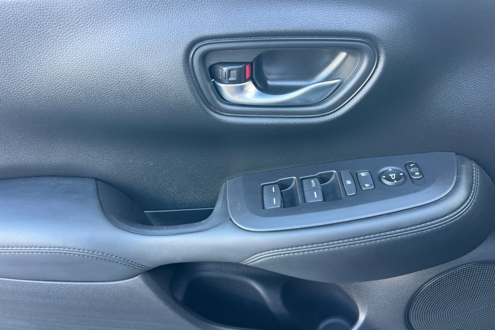 Used 2026 Honda HR-V LX image 11