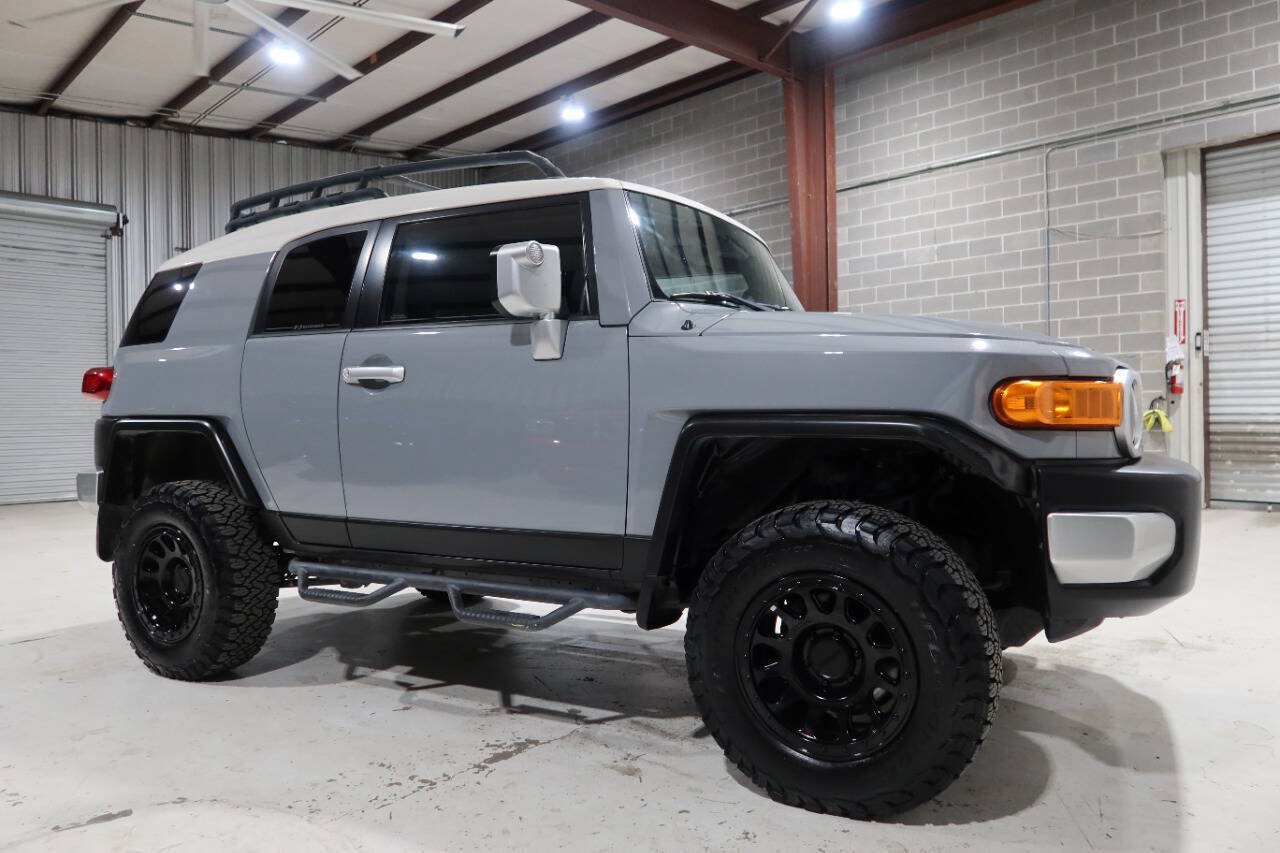 Used 2014 Toyota FJ Cruiser 4WD w/ Convenience Package image 7