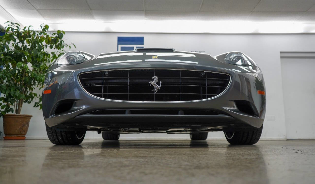 Used 2011 Ferrari California Base 2dr Convertible image 26